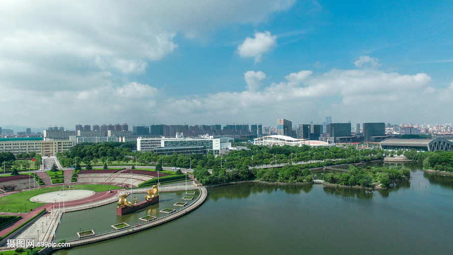 南昌大學雙龍雕塑 校園里的文化圖騰與藝術象征